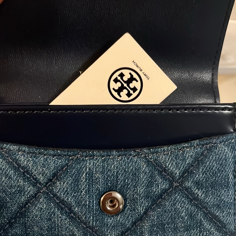 ‼️‼️SOLD‼️‼️New Tory Burch Denim Card Holder - Picture 4 of 9